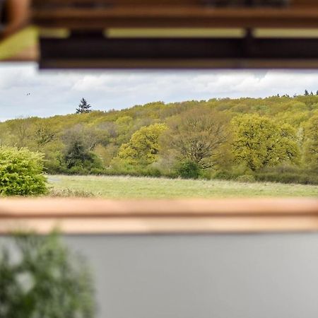 Appartamento The Lookout At Cloatley Meadow Hankerton Esterno foto