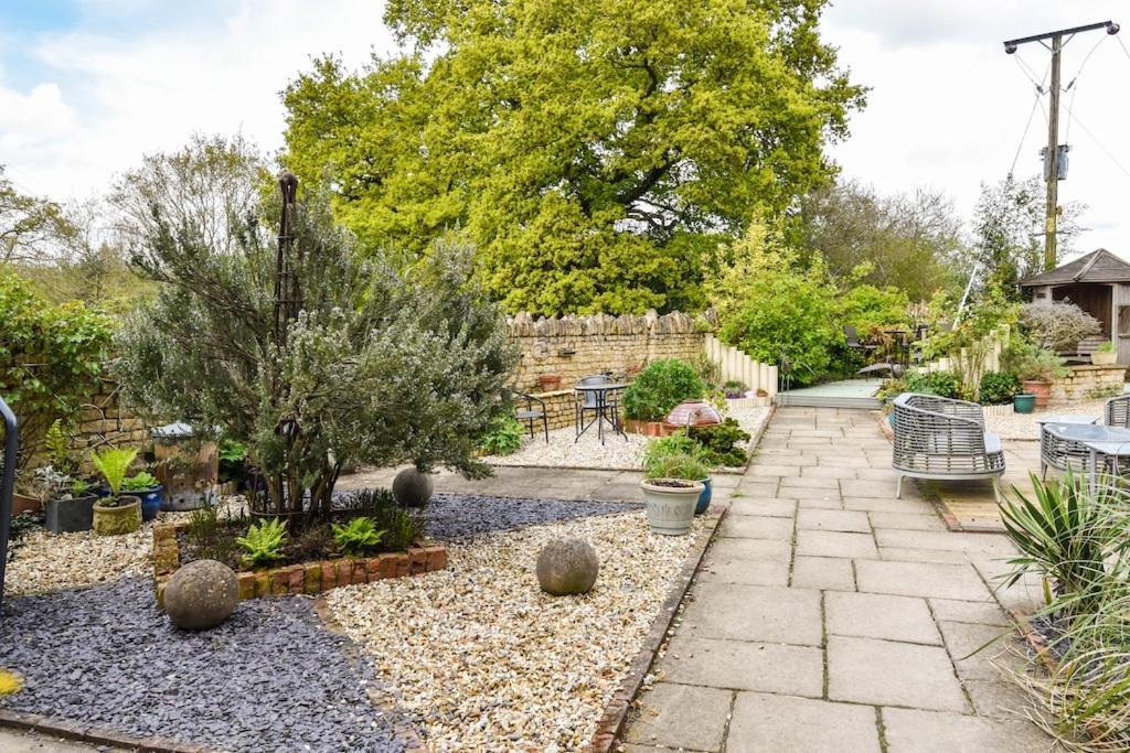 Appartamento The Lookout At Cloatley Meadow Hankerton Esterno foto