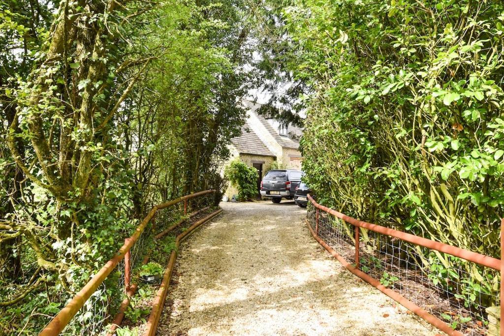 Appartamento The Lookout At Cloatley Meadow Hankerton Esterno foto